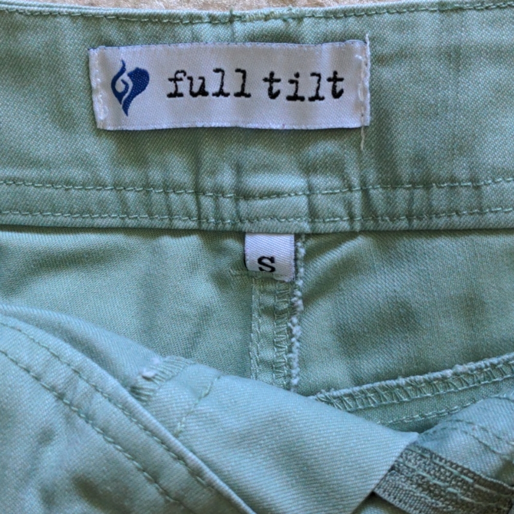 Shorts - Picture 2 of 4